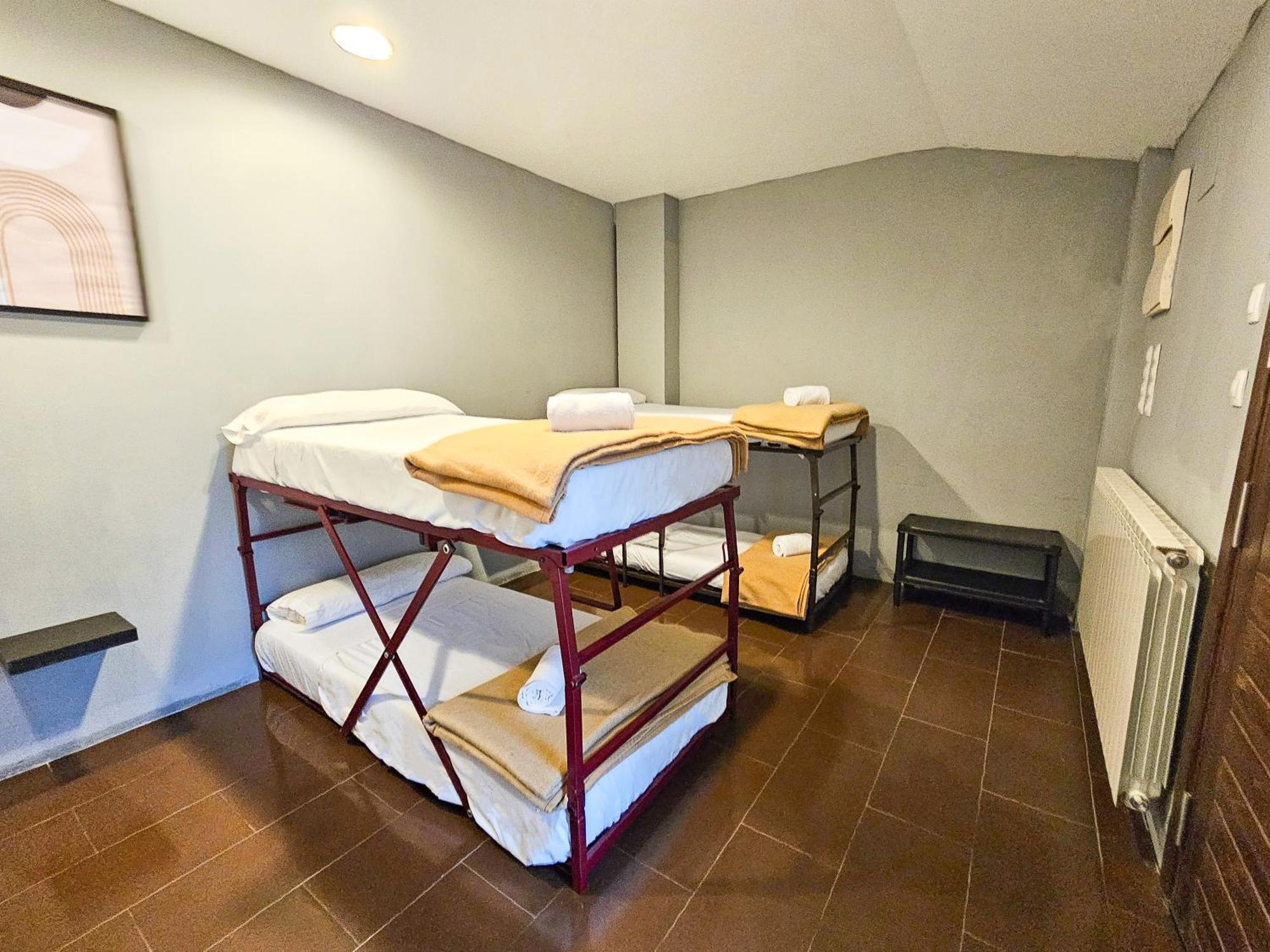 Hostel Backpacker Solopuent Кастьельо-де-Хака Экстерьер фото