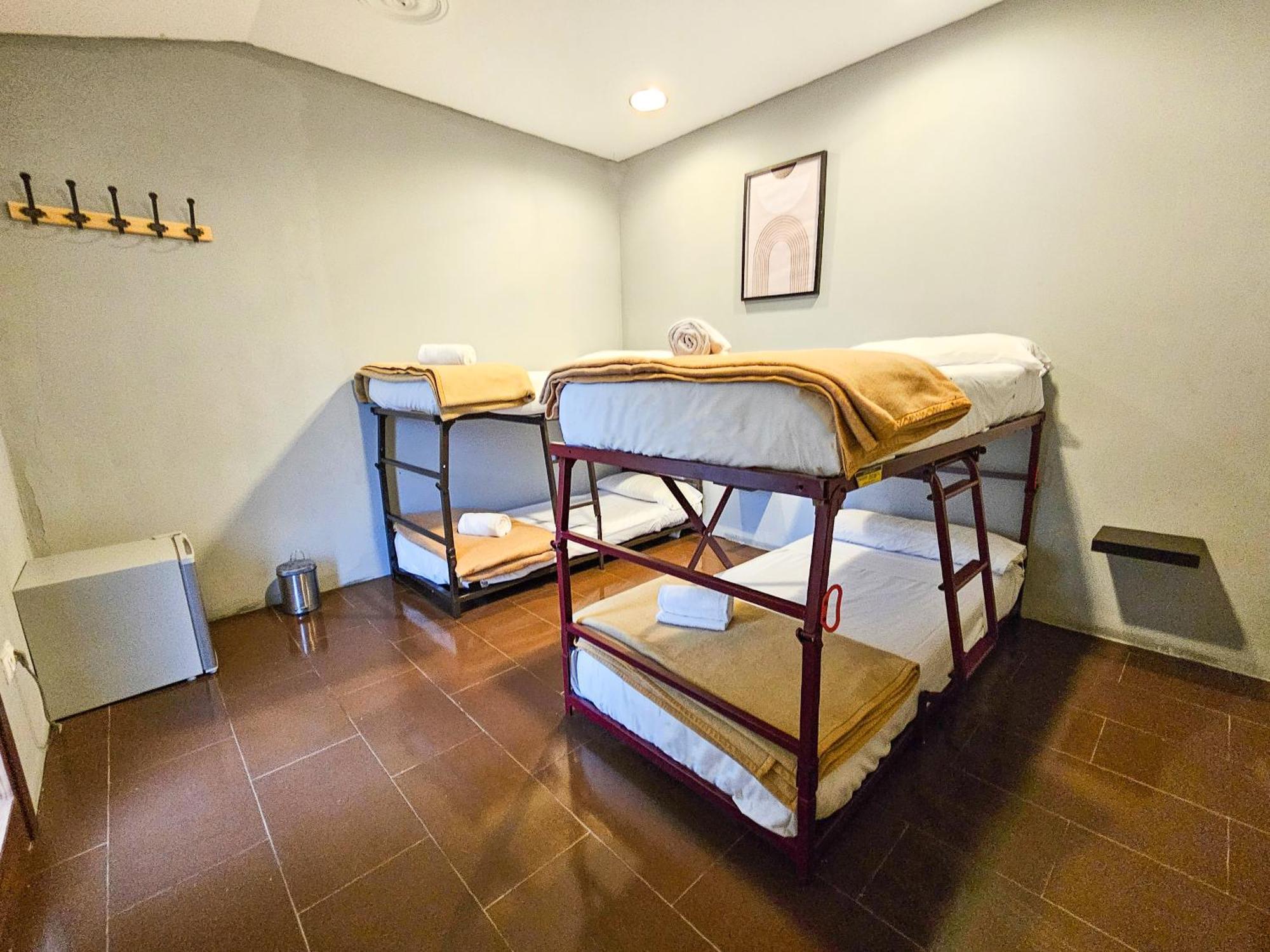 Hostel Backpacker Solopuent Кастьельо-де-Хака Экстерьер фото