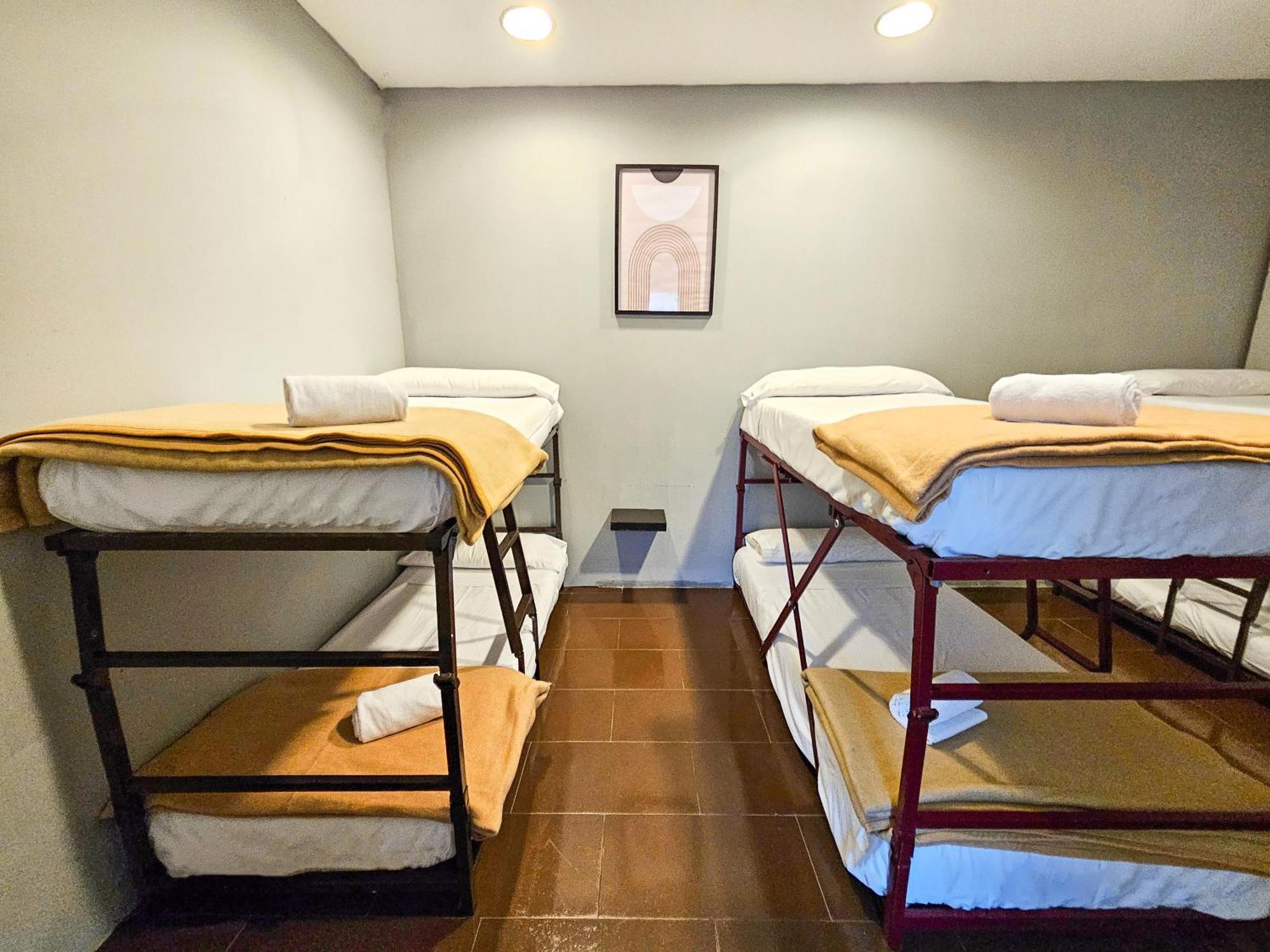 Hostel Backpacker Solopuent Кастьельо-де-Хака Экстерьер фото