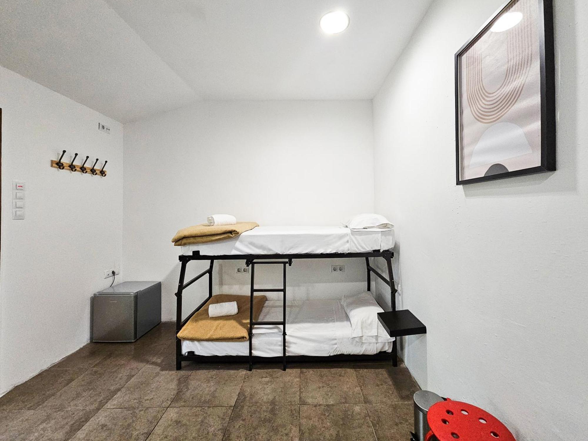 Hostel Backpacker Solopuent Кастьельо-де-Хака Экстерьер фото