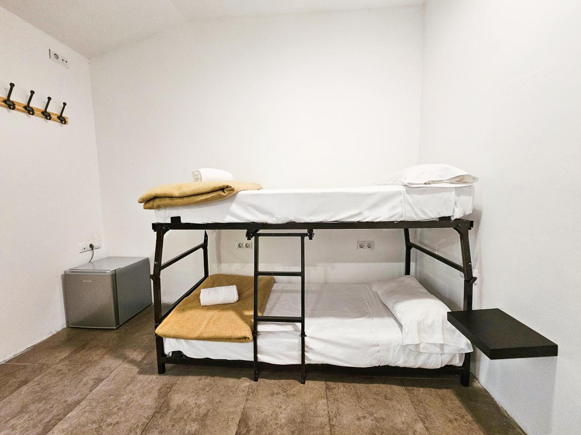 Hostel Backpacker Solopuent Кастьельо-де-Хака Экстерьер фото