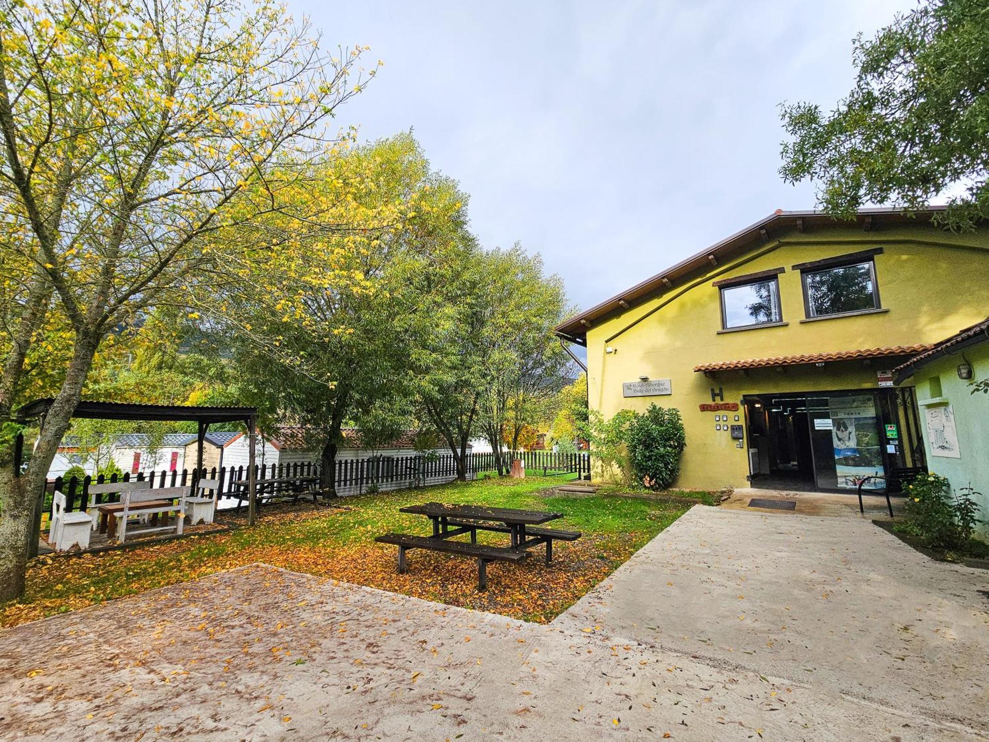 Hostel Backpacker Solopuent Кастьельо-де-Хака Экстерьер фото